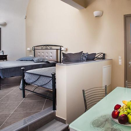 Santa Rinoula Suites Sea Sunset Views Adults Only ميغالوخوري المظهر الخارجي الصورة
