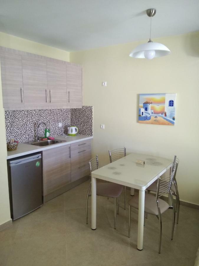 Santa Rinoula Suites Sea Sunset Views Adults Only ميغالوخوري المظهر الخارجي الصورة